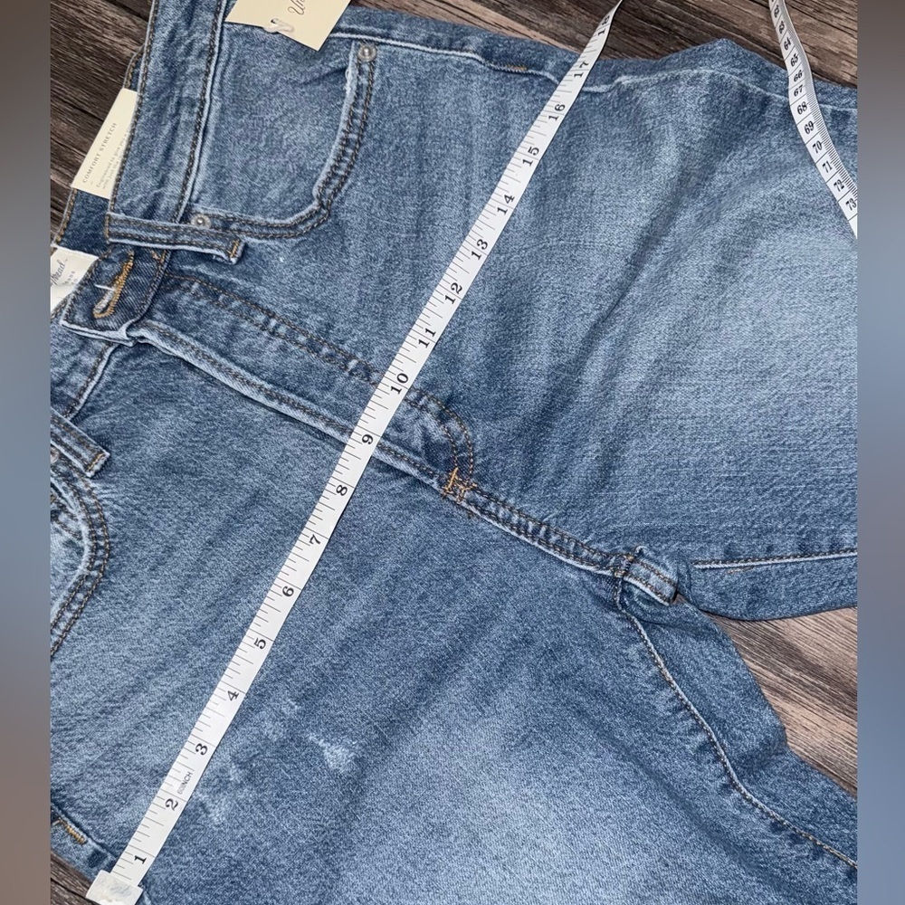 Universal Thread Women's Straight Leg Jeans in Blue - Picture 5 of 10